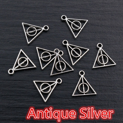 100 de bucăți Charms Triunghi 13x12mm Antique pandantiv potrivit, Bronz Tibetan de epocă culoare argintie, DIY pentru colier brățară