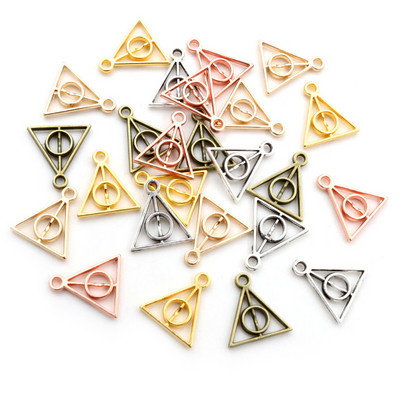 100 de bucăți Charms Triunghi 13x12mm Antique pandantiv potrivit, Bronz Tibetan de epocă culoare argintie, DIY pentru colier brățară