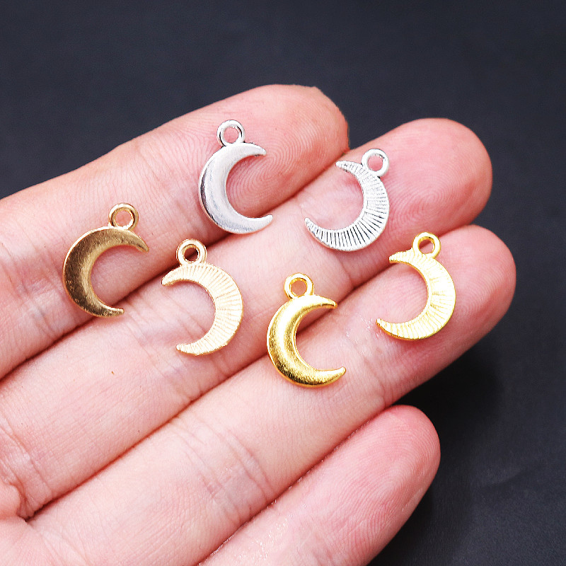 50db Ezüstözött Aranyos Mini Hold Medálok Fülbevaló Karkötő Kiegészítők Barkács varázslatok Ékszer kocsikhoz készítés 14*10mm A601