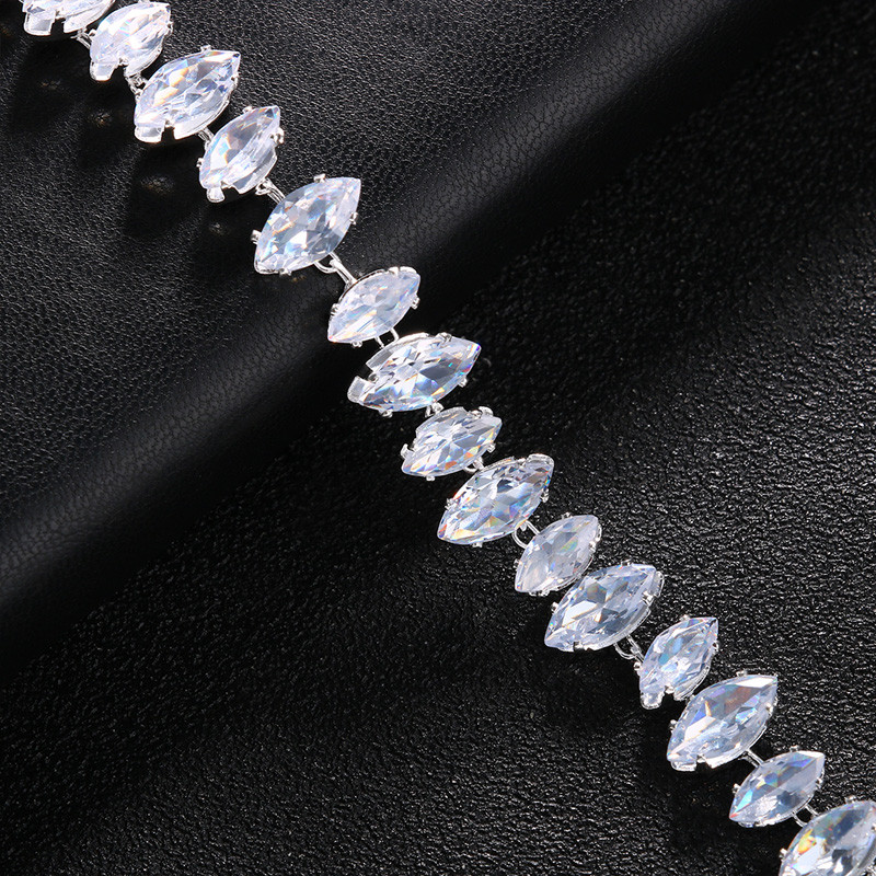 Stonefans Brățară de gleznă de lux cu zirconiu cubic de culoare argintie pentru femei Bijuterii de lanț de picior neregulate în formă de romb