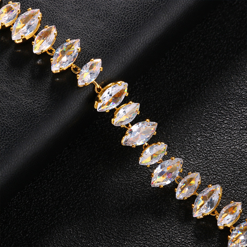 Stonefans Brățară de gleznă de lux cu zirconiu cubic de culoare argintie pentru femei Bijuterii de lanț de picior neregulate în formă de romb