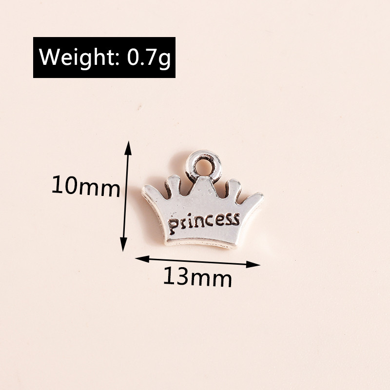 40db 10*13mm fém antik ezüst színű kis koronás bűbájok betűs hercegnő medál női ékszerkészítéshez, kézzel készített kellék