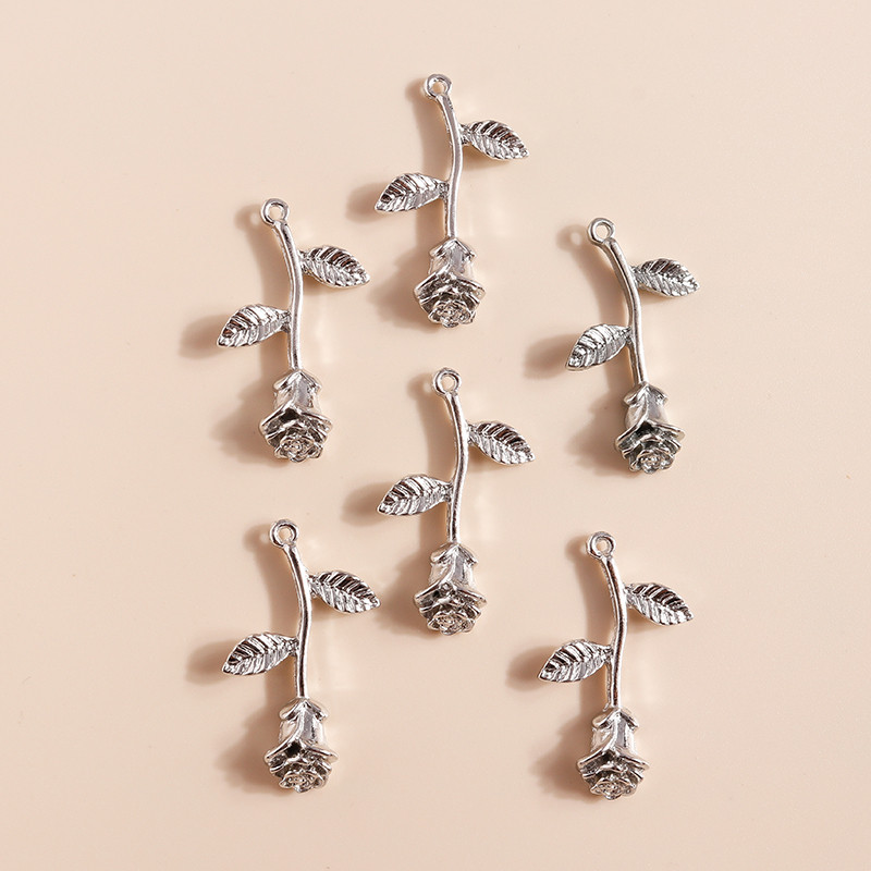 8 bucăți de patru culori lungi, flori de trandafir, pandantive, brelocuri pentru fabricarea de brățări, coliere, bijuterii lucrate manual