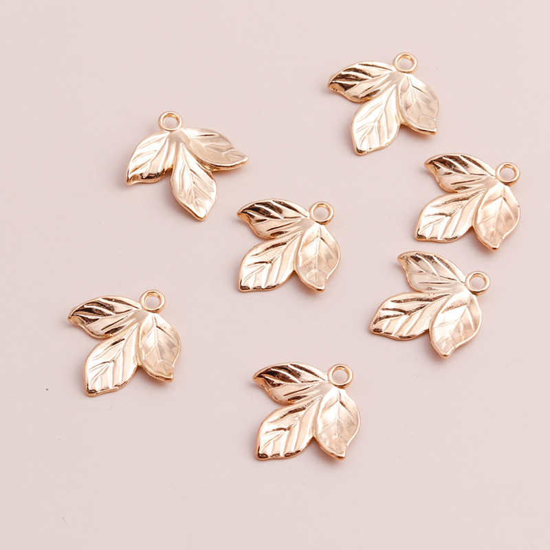 20 buc. Pandantive cu trei frunze de modă, brățări de bricolaj, frunze de epocă, mărgele, farmece, fabricarea de coliere, accesorii 20x20mm
