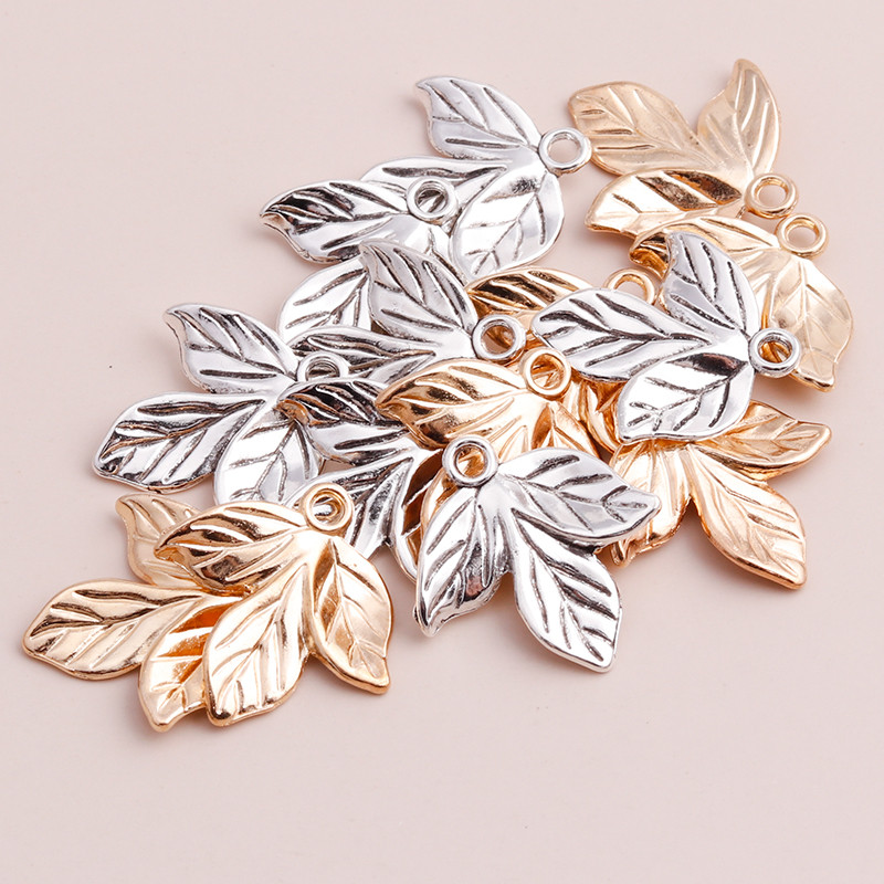 20 buc. Pandantive cu trei frunze de modă, brățări de bricolaj, frunze de epocă, mărgele, farmece, fabricarea de coliere, accesorii 20x20mm