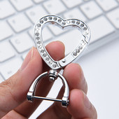 Breloc cu degete în formă de inimă, la modă pentru femei, breloc cu rotire cu strasuri, breloc de primăvară de calitate superioară, cataramă conectată cu metal