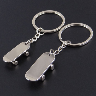 2 buc. Breloc pentru iubitorii de trotinete, noutate, ocazional, bifurcatură de metal pentru cuplu, skateboard, lanț cheie, suport pentru inel, suvenir, bijuterii, cadou