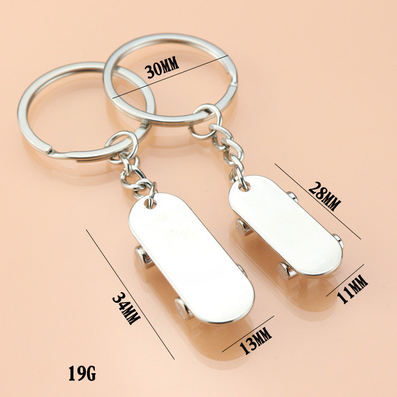2 buc. Breloc pentru iubitorii de trotinete, noutate, ocazional, bifurcatură de metal pentru cuplu, skateboard, lanț cheie, suport pentru inel, suvenir, bijuterii, cadou