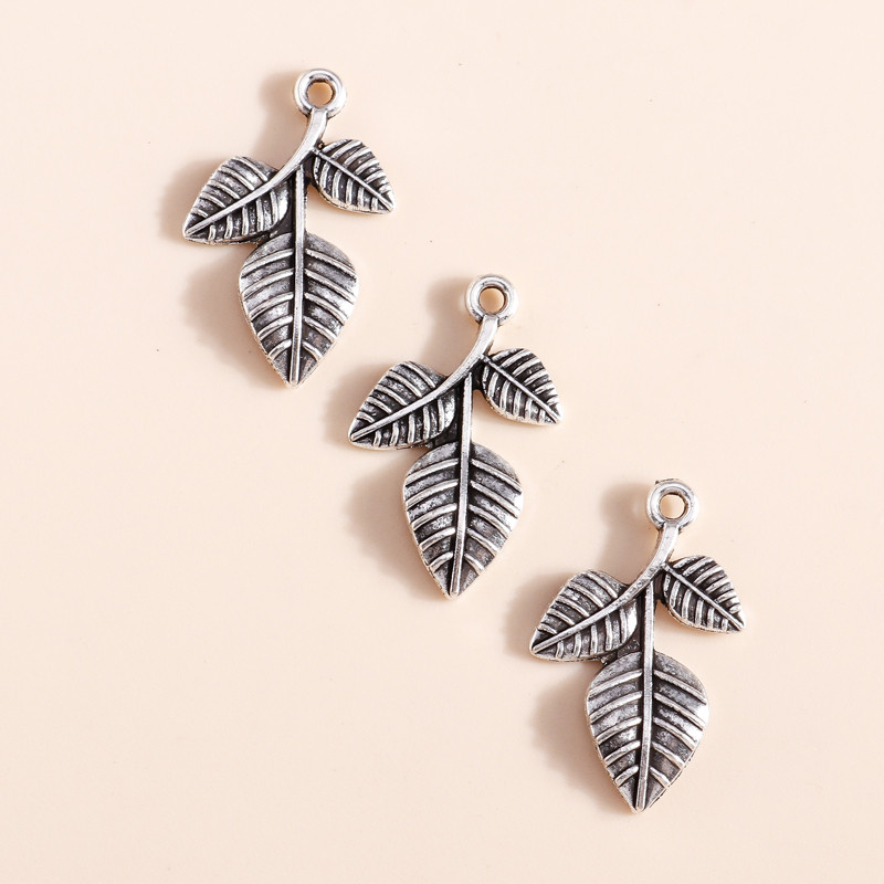 20 buc/lot 14*23mm Brelocuri de trifoi la modă Se potrivesc coliere pandantive Brățări Brelocuri din frunze de copac din aliaj bijuterii DIY accesorii