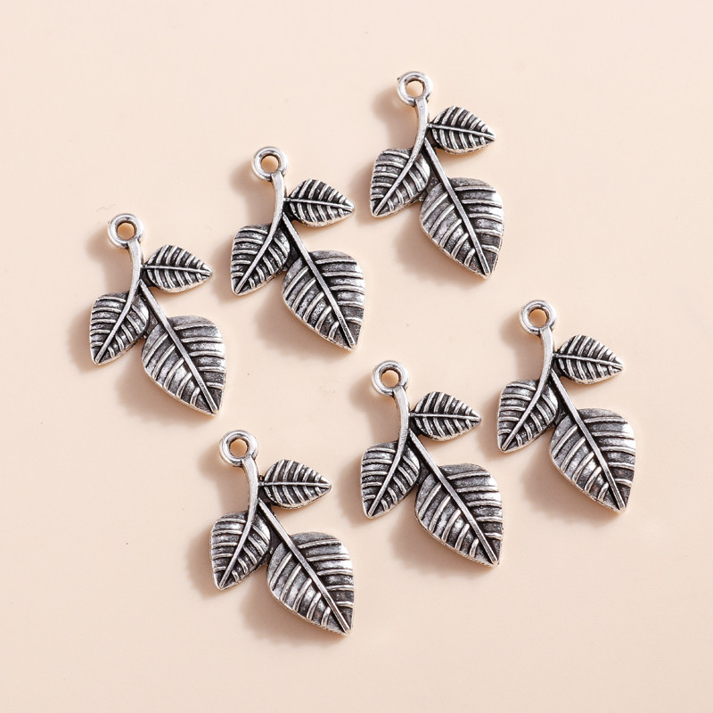 20 buc/lot 14*23mm Brelocuri de trifoi la modă Se potrivesc coliere pandantive Brățări Brelocuri din frunze de copac din aliaj bijuterii DIY accesorii
