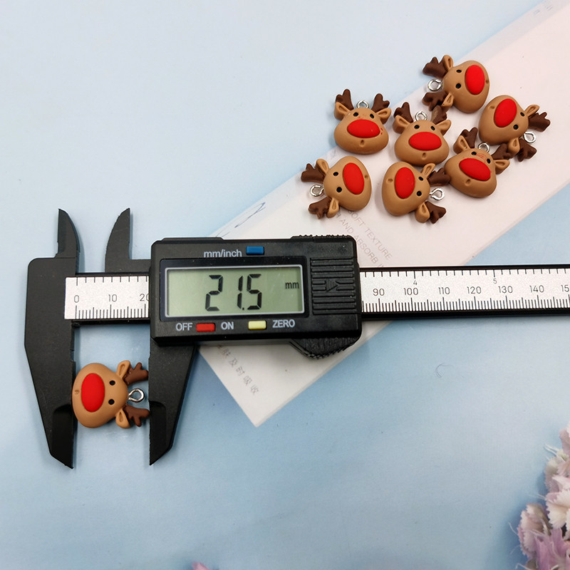10ks vianočné jelene roztomilé živicové prívesky na výrobu šperkov remeselné DIY prívesky náušnice náramky ručne vyrobené zvieratá remeslo C649