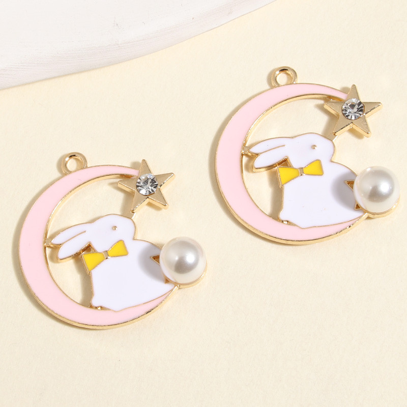10 ks zlatých farebných mixov kvetinových príveskov s králikmi a bábikami, prívesok so zvieratami, vhodné na náhrdelníky, ručne vyrábané šperky.