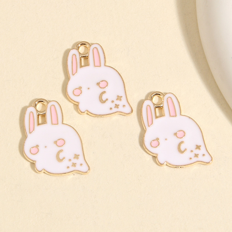 10 ks zlatých farebných mixov kvetinových príveskov s králikmi a bábikami, prívesok so zvieratami, vhodné na náhrdelníky, ručne vyrábané šperky.