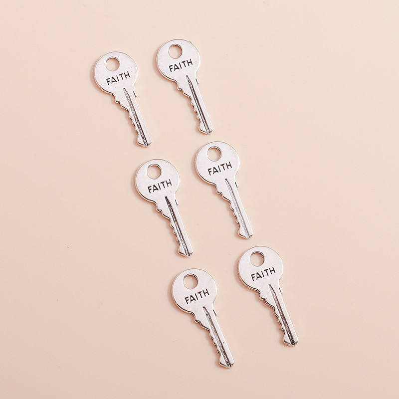 30vnt 25*11mm Antikvariniai pasidabruoti raktų pakabukai FAITH raidžių pakabukai, skirti „pasidaryk pats“ auskarai, karoliai, papuošalai, priedai