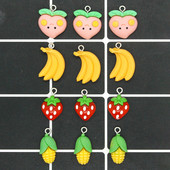 20 kom/lot Mix Mini voćne smole privjesci slatka jagoda banana breskva hrana privjesci za naušnice narukvice DIY šarm Napravite nakit D49