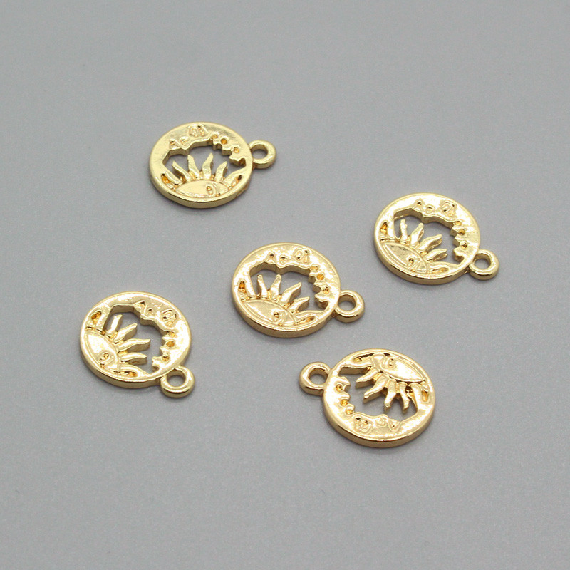 10 komada male šuplje naušnice Sun Moon Privjesci od legure DIY Bohemia Ženske naušnice Privjesak Dodatak Metalni privjesak Izrada nakita