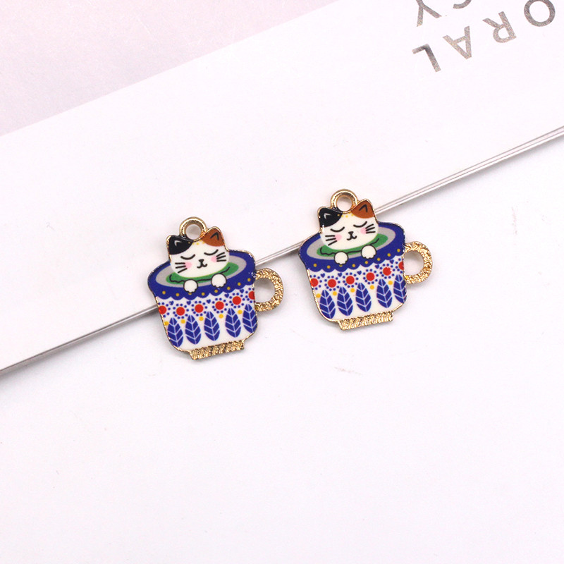 Amestecați 10 buc/pachet cești drăguțe imprimate din aliaj de pisici, pandantiv din metal cu animale din desene animate, pentru breloc pentru cercei, fabricarea de bijuterii DIY
