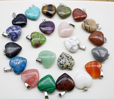 Természetes kőből készült opál achátok kristály 20 mm-es szív alakú medálok barkácsoláshoz fülbevalók nyakláncok ékszerek készítése dekoratív 12db/tétel