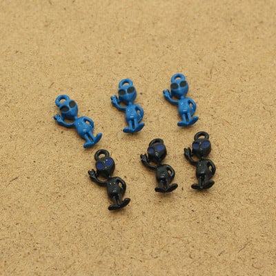 6db 20x7mm 3D Anime Aliens Zománc Bűbáj Kreatív Vicces Fülbevaló Nyaklánc Kulcstartó Medál Kiegészítő Barkács kézműves ékszer készít
