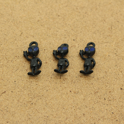 6db 20x7mm 3D Anime Aliens Zománc Bűbáj Kreatív Vicces Fülbevaló Nyaklánc Kulcstartó Medál Kiegészítő Barkács kézműves ékszer készít