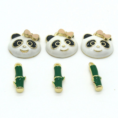 10db Kawaii Smile Panda Mini Bambusz Zománc Bűbáj Aranyos Állat Növény Fülbevaló Dekoratív Medál Diy Ékszer Kiegészítők