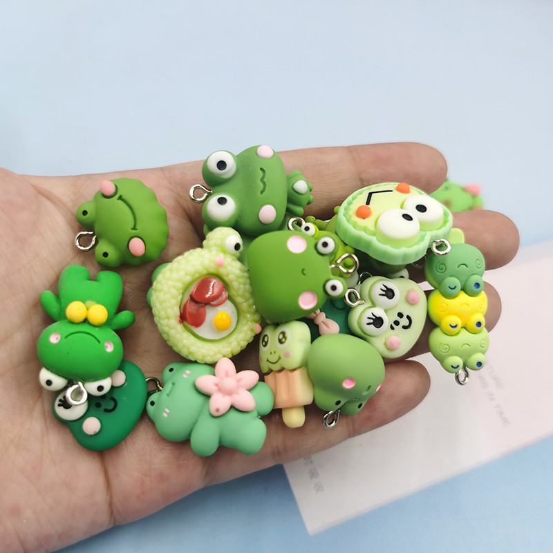 10 bucăți drăguț Kawaii Broasca verde Breloc pentru realizarea de bijuterii Diy Cercei Breloc Animale din desene animate Pandantive plutitoare C511