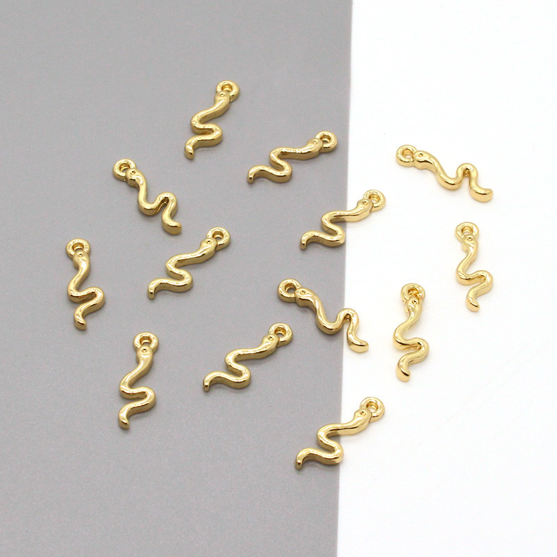 10 bucăți drăguț auriu mini șarpe cercei din aliaj brelocuri DIY cercei animale conector pandantiv accesoriu pentru bijuterii metalice