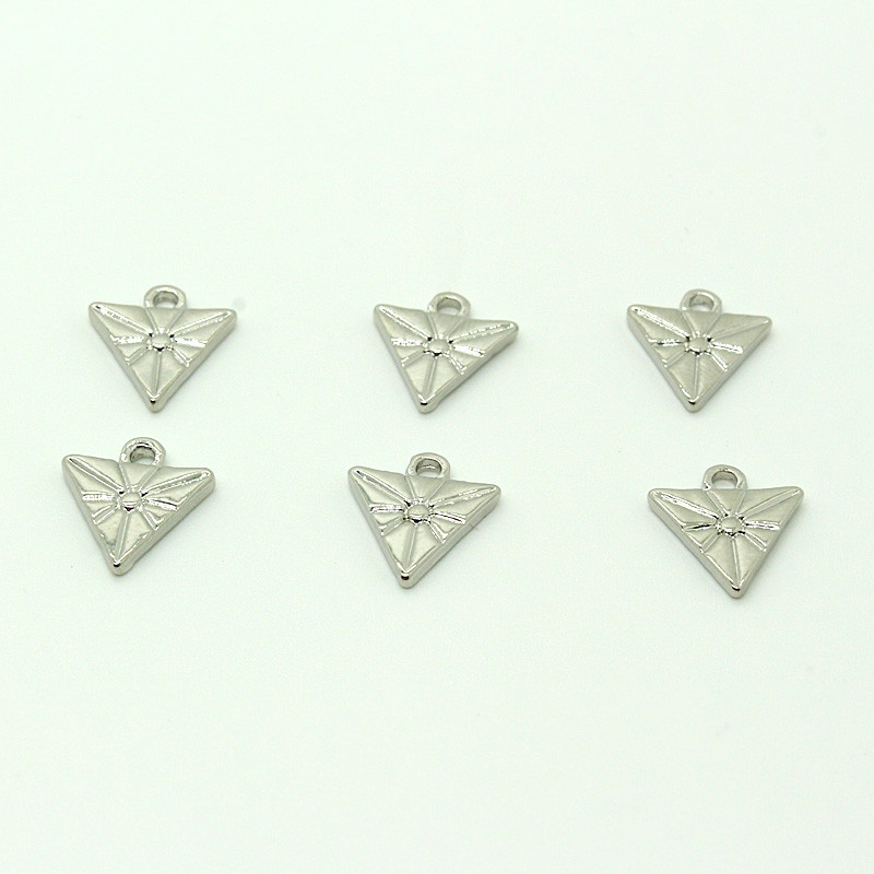 10 buc. Brelocuri noi, din aliaj, în formă de triunghi mic, pentru descoperiri de pandantiv pentru cercei, bijuterii DIY, pentru a face cercei suspendați, accesoriu pentru brățară