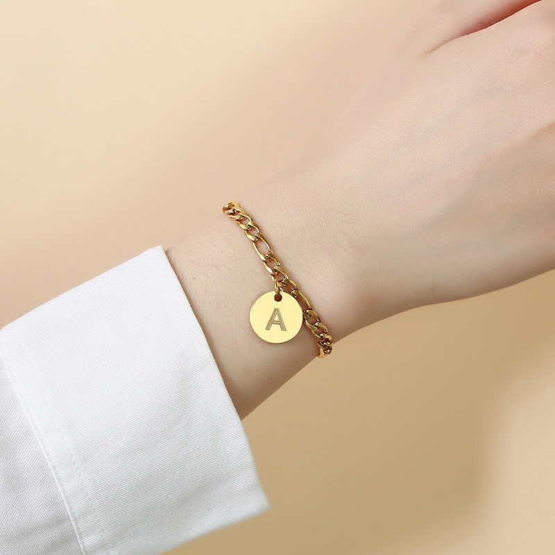 26 de litere gleznă pentru femei, lanț de gleznă inițial AZ, lanț Figaro din oțel inoxidabil ton auriu, monedă alfabetică bijuterii de plajă pentru fete