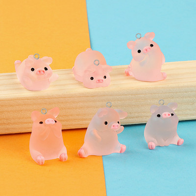 10 бр./лот Kawaii Pink Yoga Pig Resin Animal Charms Сладък 3D спортен висулка за обеца Ключодържател Направи си сам изработка на бижута