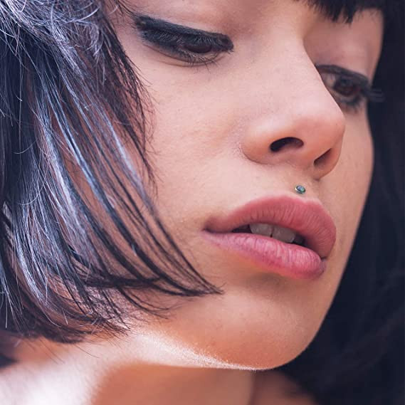 G23 Ttianium Labret ajak fülcsavarok Piercing háromszög cirkon PIERC fülporc Tragus Helix fülbevaló Szexi testpiercing ékszer
