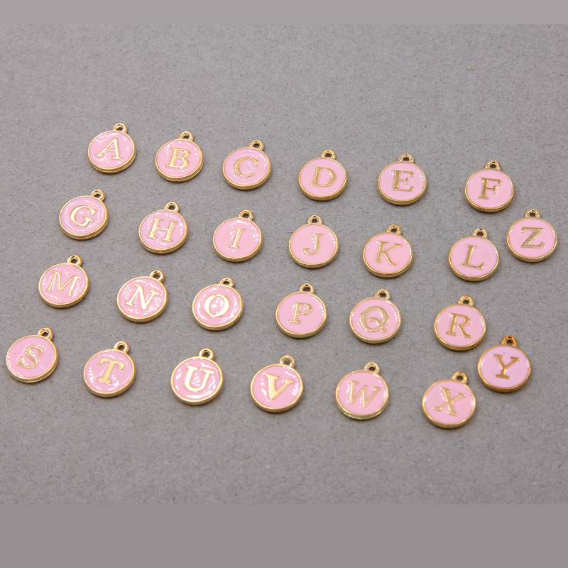 10 τμχ/26 τμχ Alphabet Letter Διπλό Πρόσωπο Σμάλτα Γούρια KC Χρυσό χρώμα Λευκό Σμάλτο 12*15mm μενταγιόν κοσμήματα κατασκευή Χειροποίητη χειροτεχνία