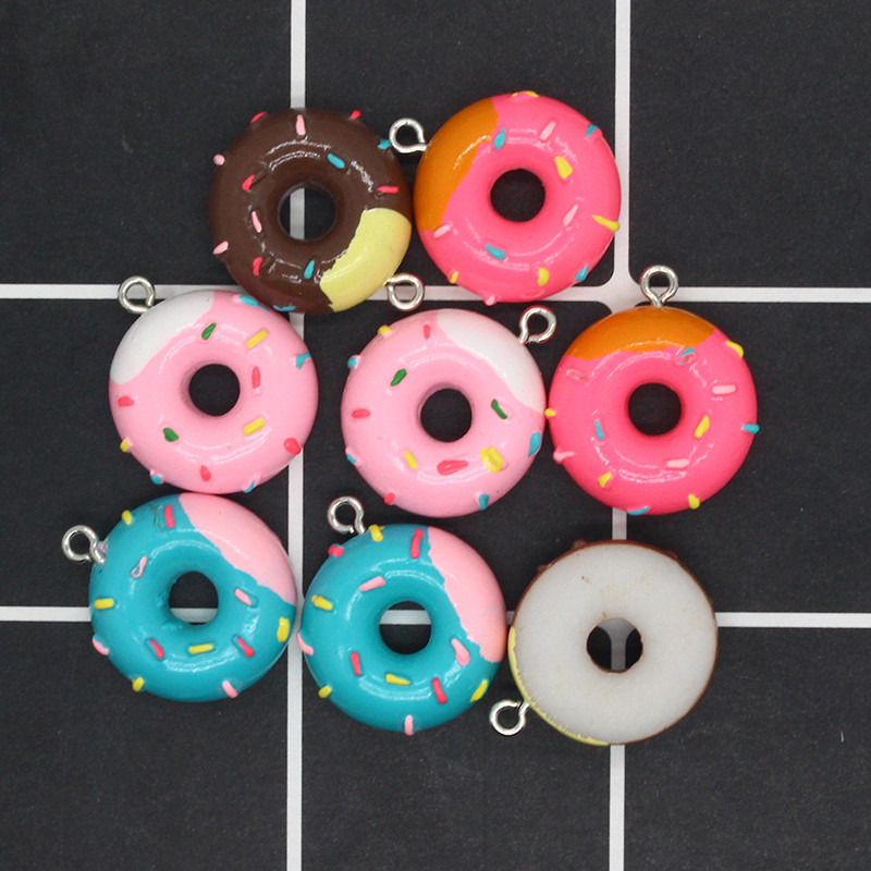 10 vnt/pak. Imitacija Maistas Dviejų spalvų spurgos dervos pakabukai „pasidaryk pats“ amatai Mieli tuščiaviduriai auskarai, raktų pakabukas, papuošalų aksesuaras D93