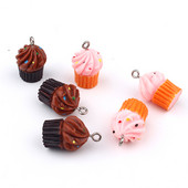 5db/tétel Új csokoládé torta fagylalt gyanta bűbájok fülbevaló leletekhez 3D Charm étel fülcsepp kulcstartó medál ékszer kiegészítő
