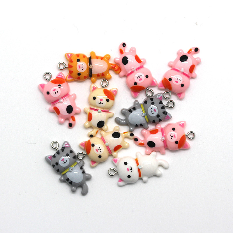 10db Kawaii színes macskák fülbevaló gyanta bűbájok aranyos állatok kulcstartók nyaklánc karkötő medál kiegészítők barkácsolás ékszer készítéséhez