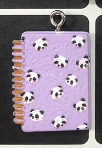 Amestecați 10 buc/pachet Mini Panda Notebook Brelocuri din rășină Amuzant și drăguț Papetarie pandantive cu spatele plat pentru cercei breloc DIY bijuterii