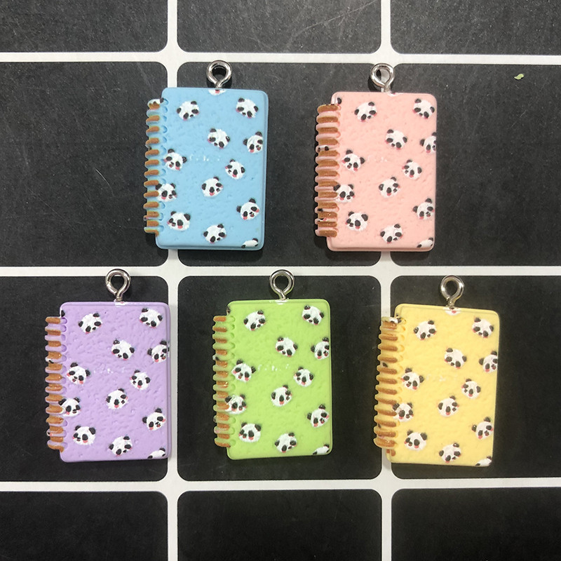Amestecați 10 buc/pachet Mini Panda Notebook Brelocuri din rășină Amuzant și drăguț Papetarie pandantive cu spatele plat pentru cercei breloc DIY bijuterii