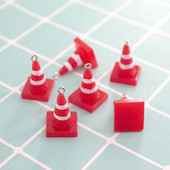 10 buc/pachet Mini baricade semne de circulație Brelocuri amuzante din rășină DIY Flatback pandantive drăguțe pentru cercei breloc bijuterii face D271