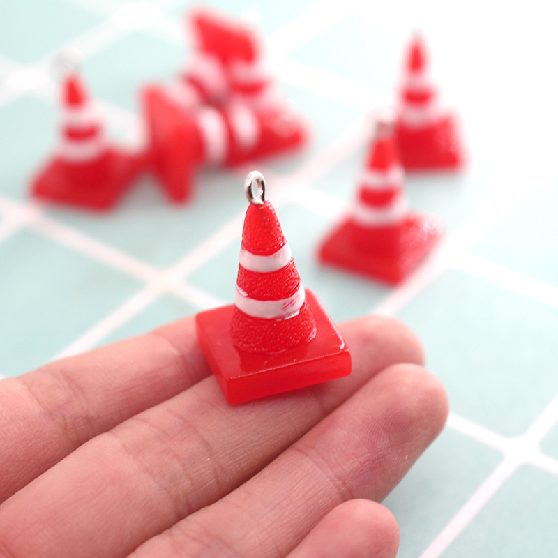 10 buc/pachet Mini baricade semne de circulație Brelocuri amuzante din rășină DIY Flatback pandantive drăguțe pentru cercei breloc bijuterii face D271