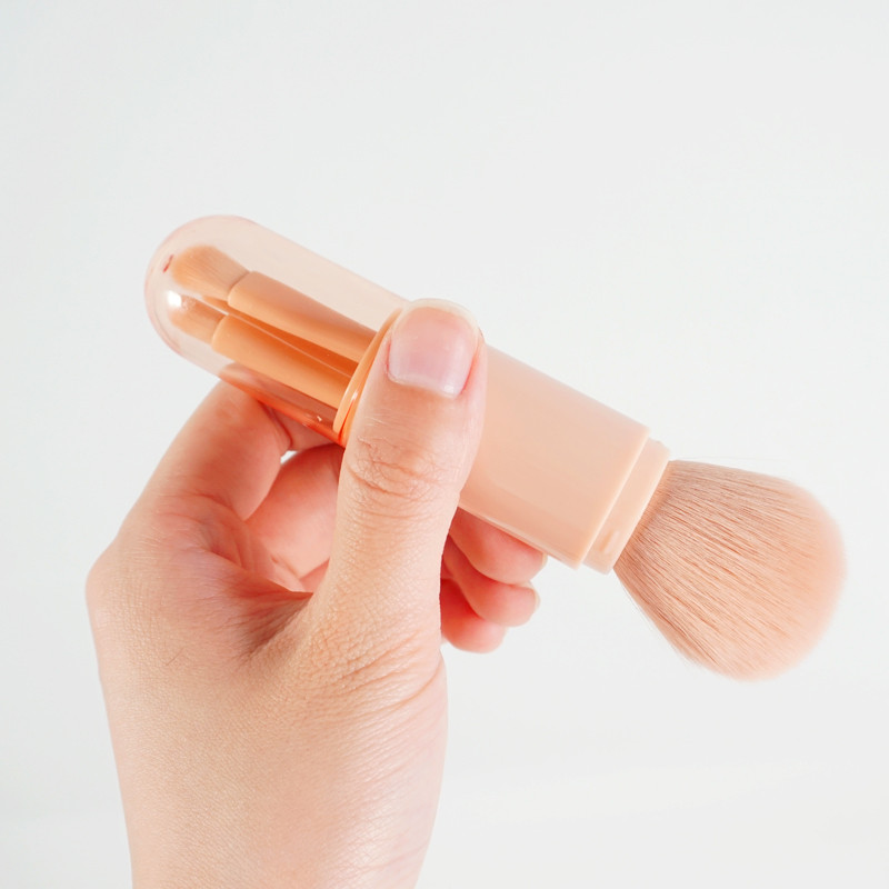 Perie de machiaj 4 în 1 Instrument de frumusețe Mini perie pentru ochi Perie de machiaj retractabilă pentru tonul pielii Perie portabilă de machiaj