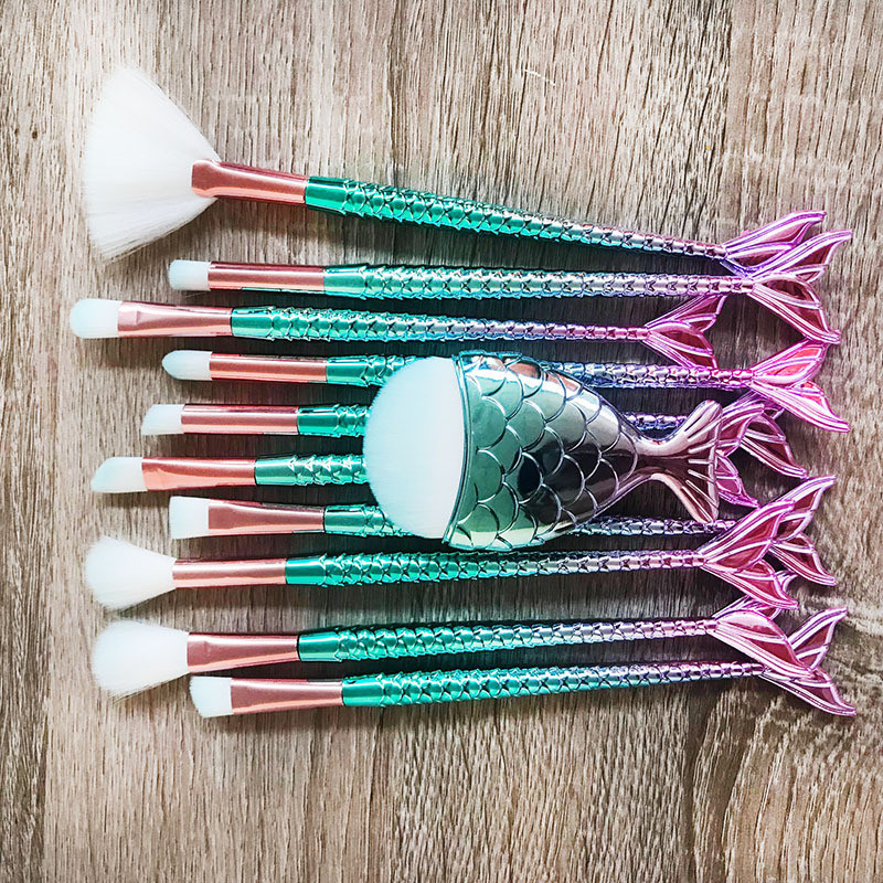 Kelių dydžių makiažo šepetėlis, 10/11 vnt.