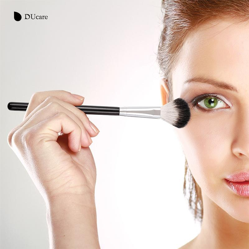 DUcare 1 buc Pudră moale pentru fond de ten Blush Lady Pensule de machiaj Highlighter Fard de pleoape Contur facial o singură perie Instrumente cosmetice