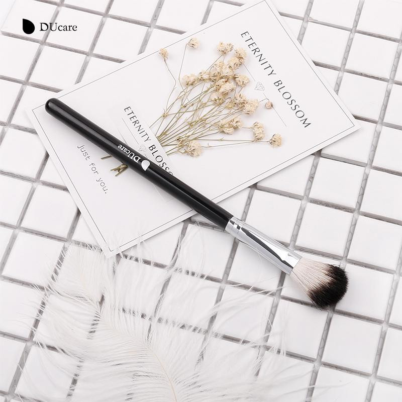 DUcare 1 buc Pudră moale pentru fond de ten Blush Lady Pensule de machiaj Highlighter Fard de pleoape Contur facial o singură perie Instrumente cosmetice
