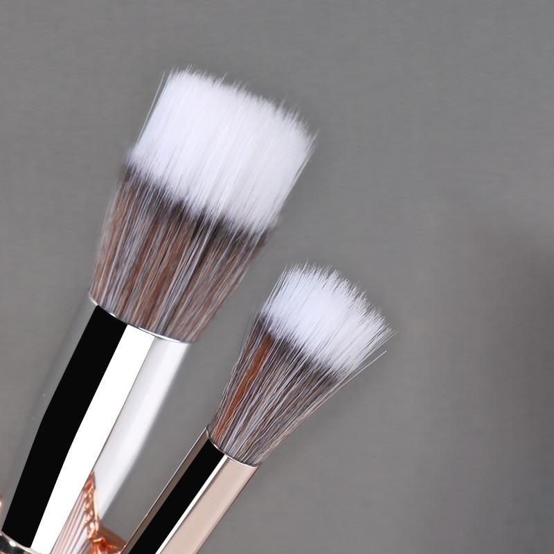 1/2 db Stippling smink ecsetek Kétrétegű természetes pirosító ecset kozmetikai pirosító kiemelő bronzosító kontúr púder keverő eszköz