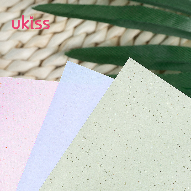 UKISS Hârtie absorbantă de ulei pentru curățarea feței porilor Controlul uleiului și îndepărtarea uleiului Pachet portabil (1 pachet include 100 bucăți)