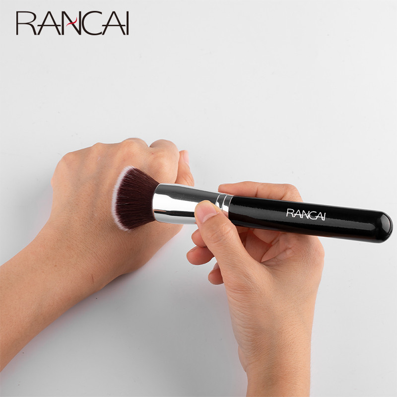 RANCAI Makeup Brush Flat Top Kabuki alapozó ecset folyékony krémhez és púderes kontúr kisimító keverő korrektor arckefe