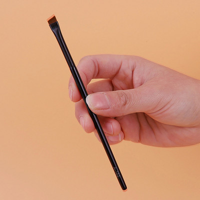 LOYBJ Pensule fină pentru sprâncene în unghi Crema de ochi Pensule de machiaj profesională Super subțire pentru sprâncene Perie de contur Instrument de machiaj pentru frumusețe