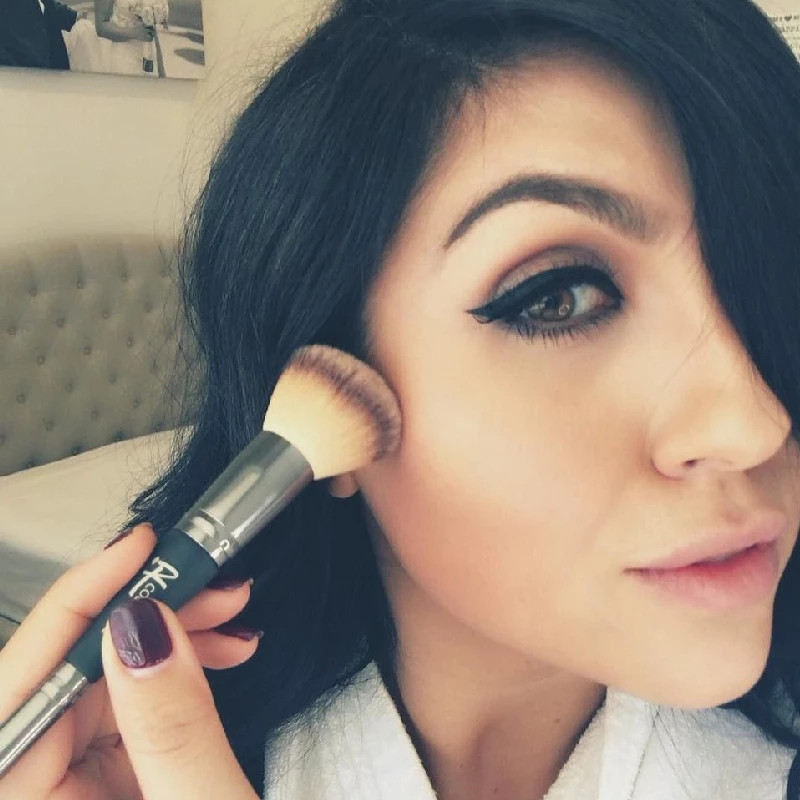 НЕБЕСНО ЛУКСОЗНА ЧЕТКА ЗА СЪВЪРШЕНСТВО НА ТЕНА #7 ДВОЙНА AIRBRUSH ЧЕТКА ЗА ФОН ДЬО ТЕН И КОРЕКТОР IT КОЗМЕТИКА ЧЕТКА ЗА ГРИМ ЗА КОНТУР НА НОСА