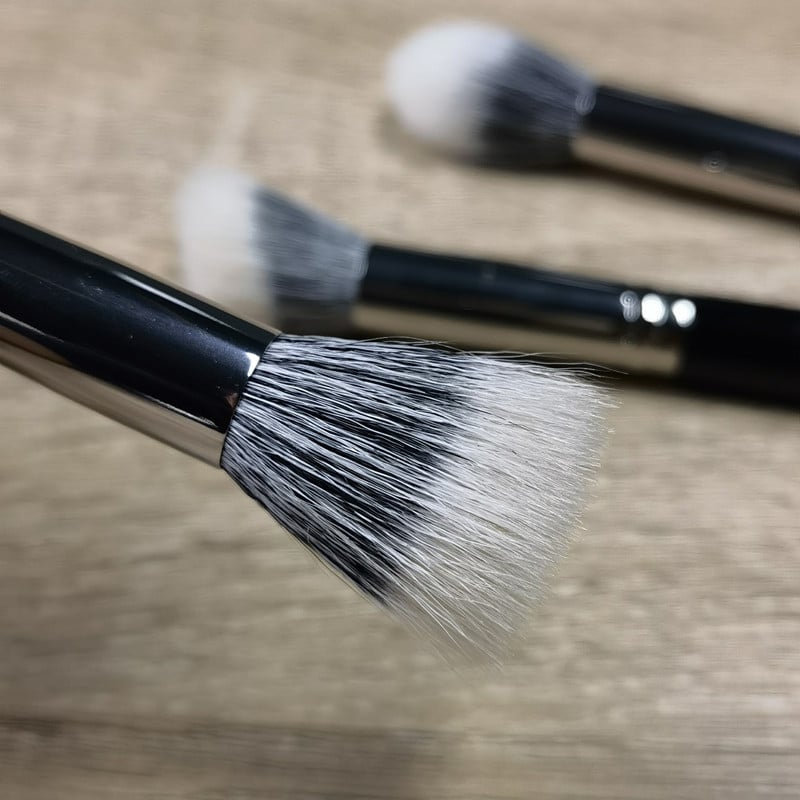 Stippling Highlight Brush Blush Fa nyél Gyapjú haj Multifunkcionális korrektor maszk alapozó smink ecsetek szépségápolási eszköz