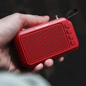 Novi S26 bežični Bluetooth zvučnik za vanjske prijenosne LED svjetiljke kartice subwoofer kolonski stereo hands-free glazbeni centar radio